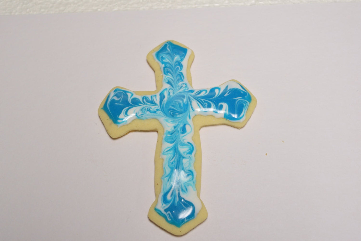 Cross Cookie Cutter, 4.5 x 5.75 inches